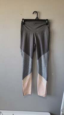 Aerie Chill Play Move Gray and Pink Colorblock Mesh Paneled Leggings